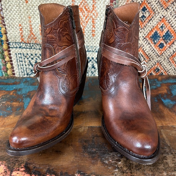 Dan Post “Hildegard” tooled leather boots. New in box. - Picture 6 of 9